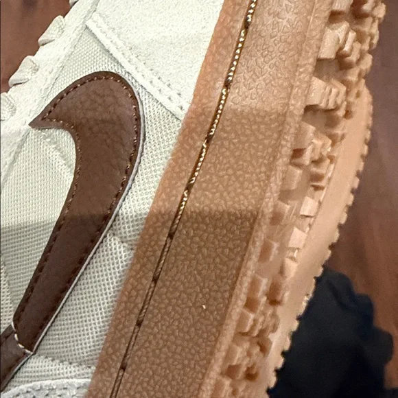 BRAND NEW Nike Field General in Cream and Brown - Picture 6 of 8